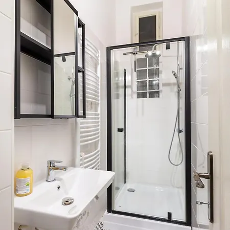 R61 Rakoczi Apartment