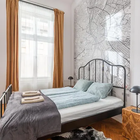 R61 Rakoczi Budapest